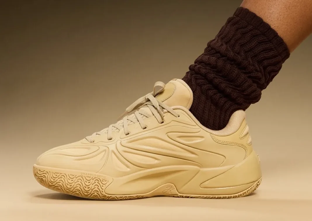 reebok-angel-reese-1-tiago-king