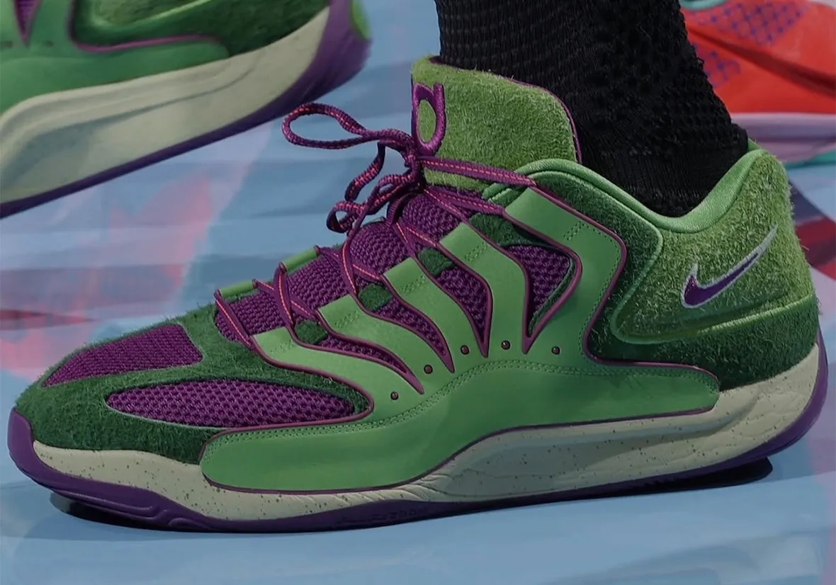 Kevin Durant Debuts Nike KD 18 “Skunk” PE