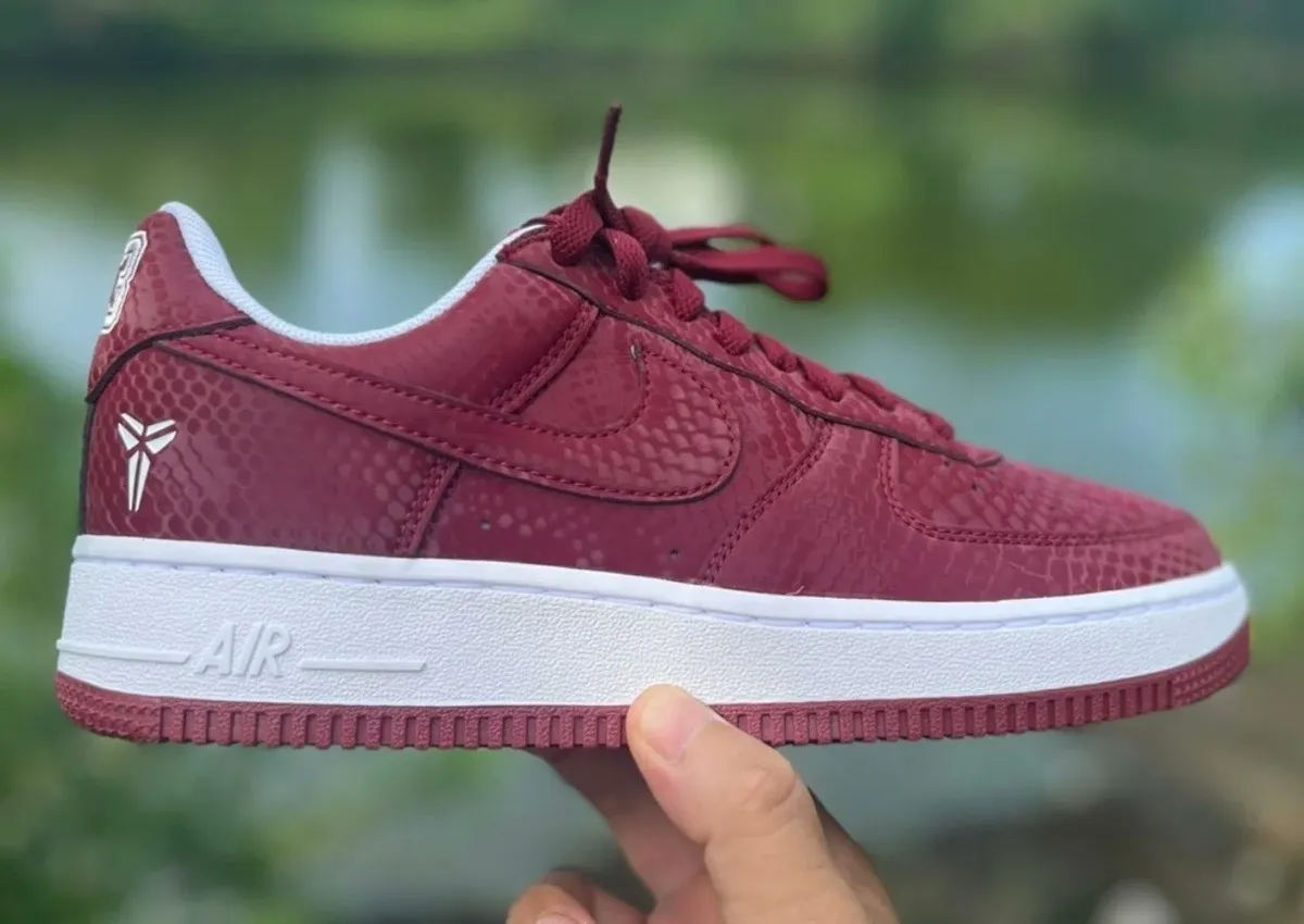 FIRST LOOK: Kobe Bryant x Nike Air Force 1 Low “Lower Merion Aces” (Away)