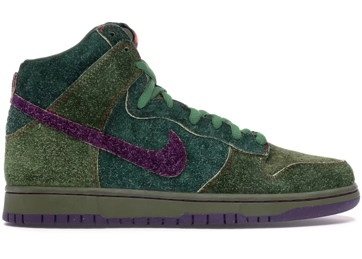 Nike SB Dunk High Skunk 420 release