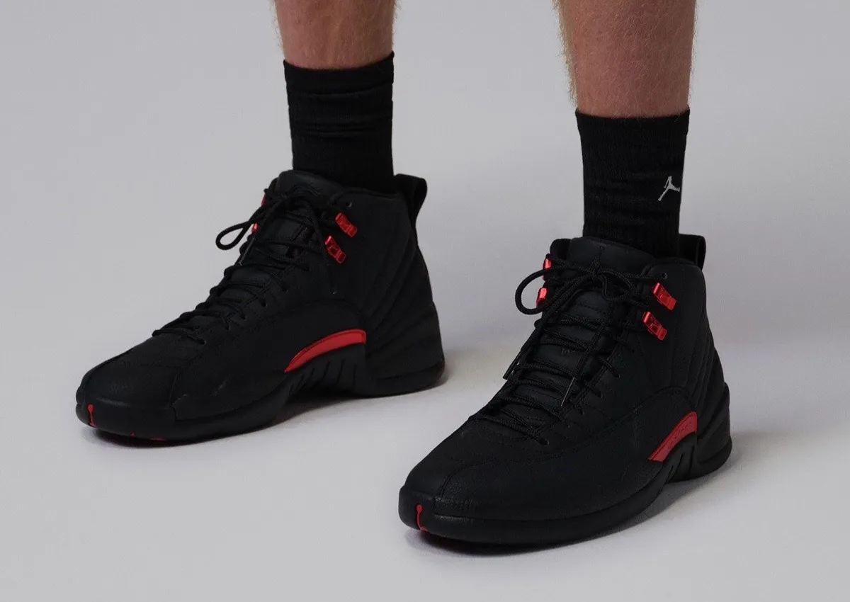 FIRST LOOK: Air Jordan 12 “Bloodline”
