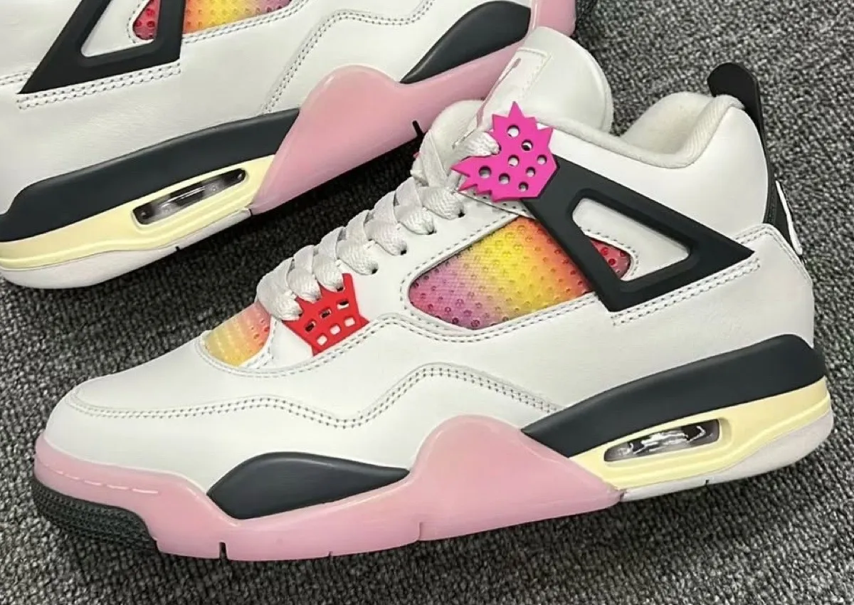 First Look At The Air Jordan 4 “Comic”