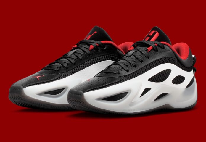 jordan-heir-02-black-university-red-im4646-001-3