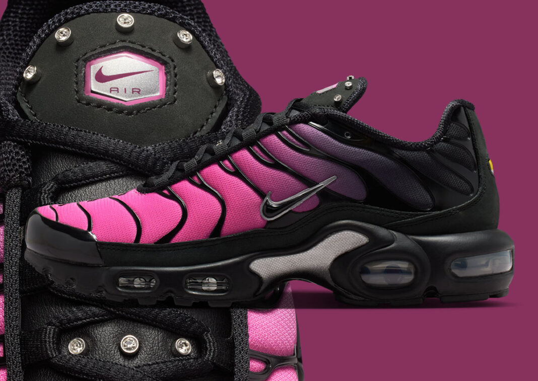 Nike Air Max Plus Black Peony IQ0280-010