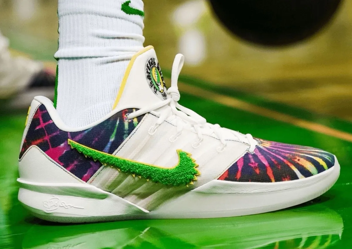 Oregon Unveils The Nike Sabrina 3 “Grateful Ducks” PE