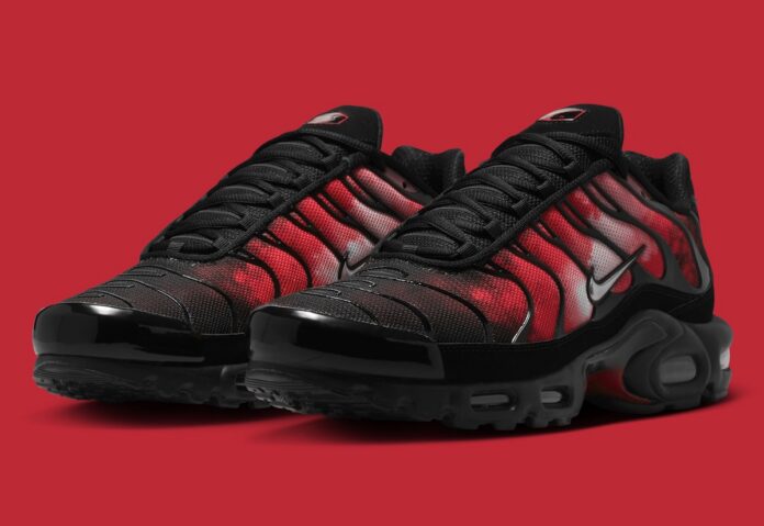 nike-air-max-plus-black-university-red-ir1998-001-3