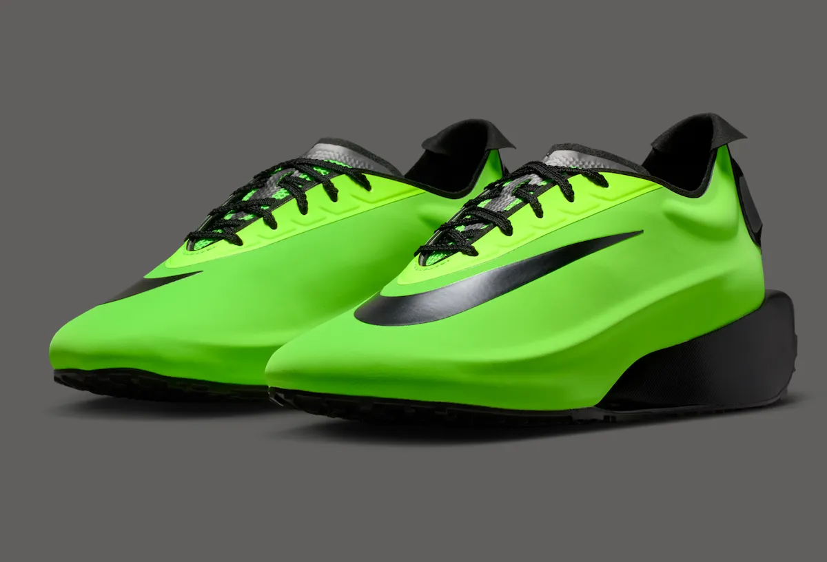 Nike’s Newest First Sight Noir Runner Appears in “Electric Green”