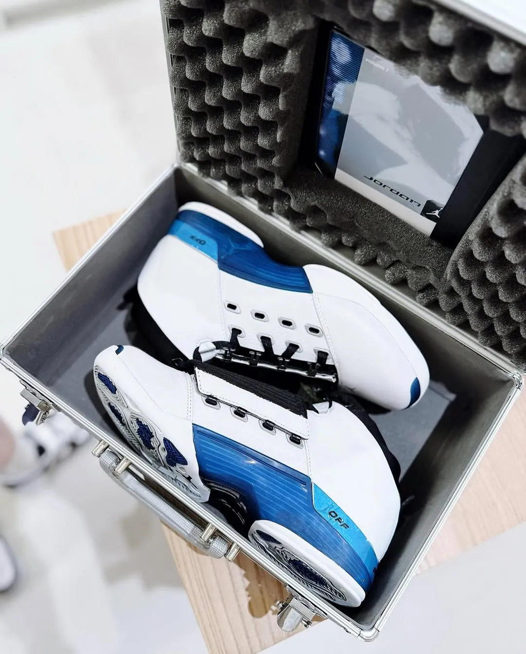 Air Jordan 17 College Blue 2002 with briefcase