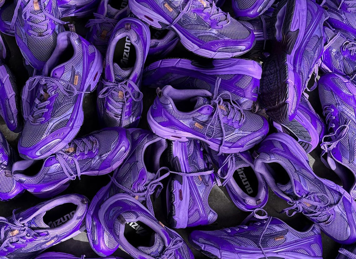 JW Studios x Mizuno MXR “Kuro Gaki” Turns Traditional Dye Inspiration Into A 30-Pair Release
