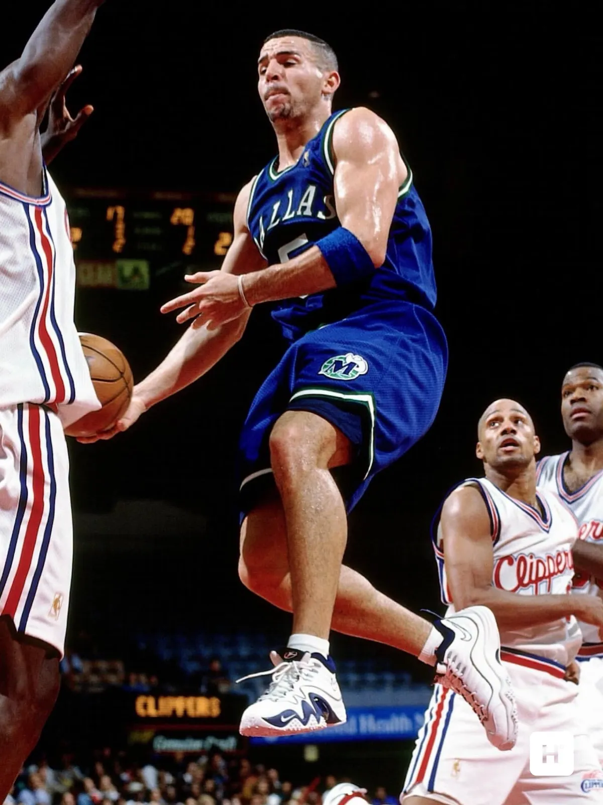 Jason Kidd wearing the Nike Zoom Fight 5 White/Midnight Navy with the Dallas Mavericks.
