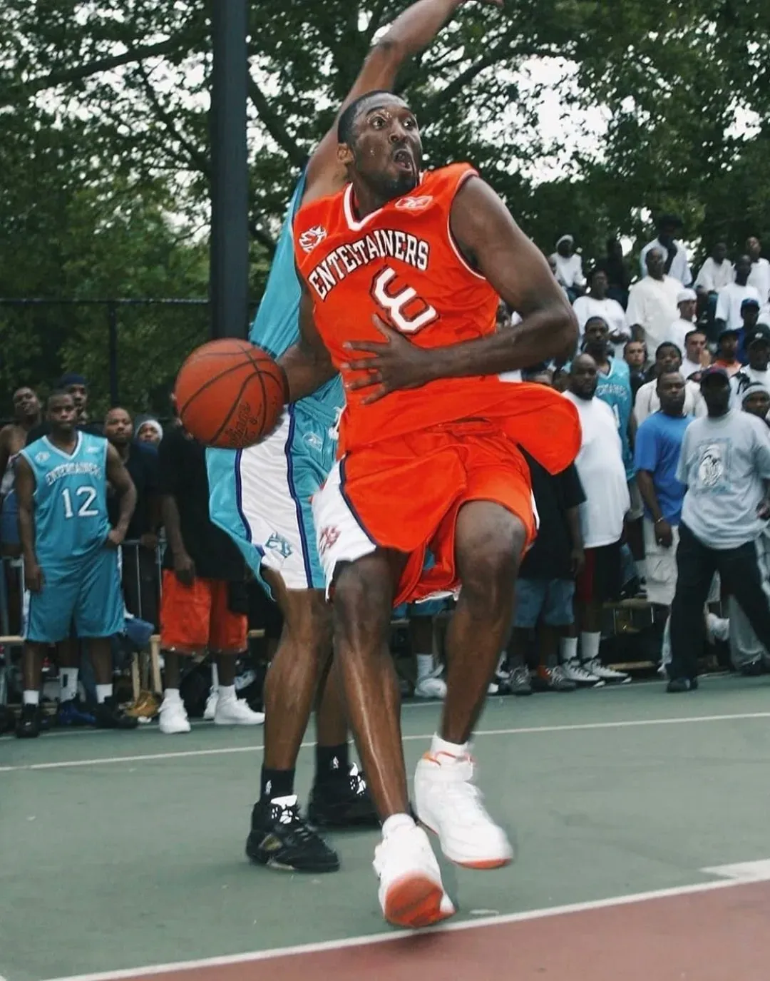 Kobe Bryant at Rucker Park in 2002 wearing the Nike Air Force 1 Mid NYC