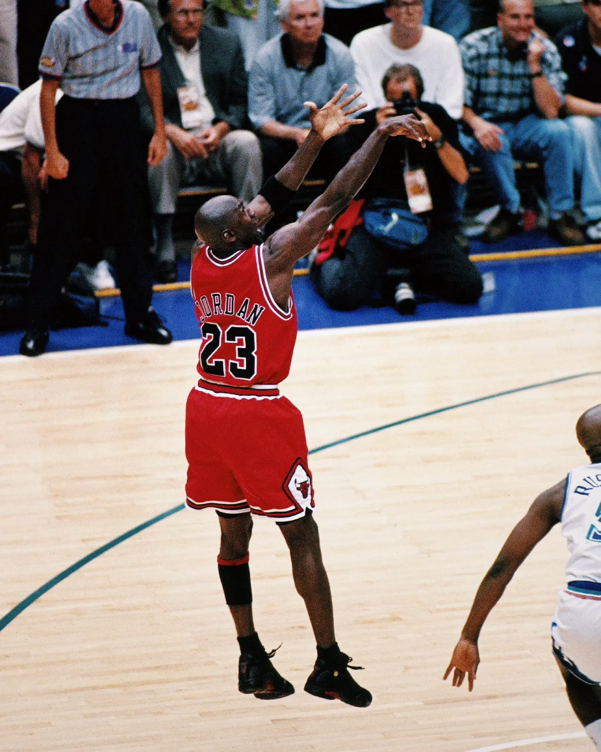 Michael Jordan Last Shot vs the Utah Jazz