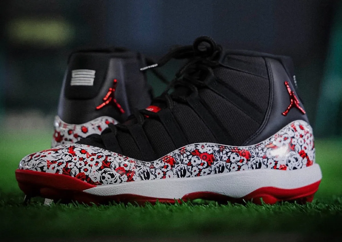 Yomiuri Giants Reveal “Floral” Air Jordan 11 Cleats