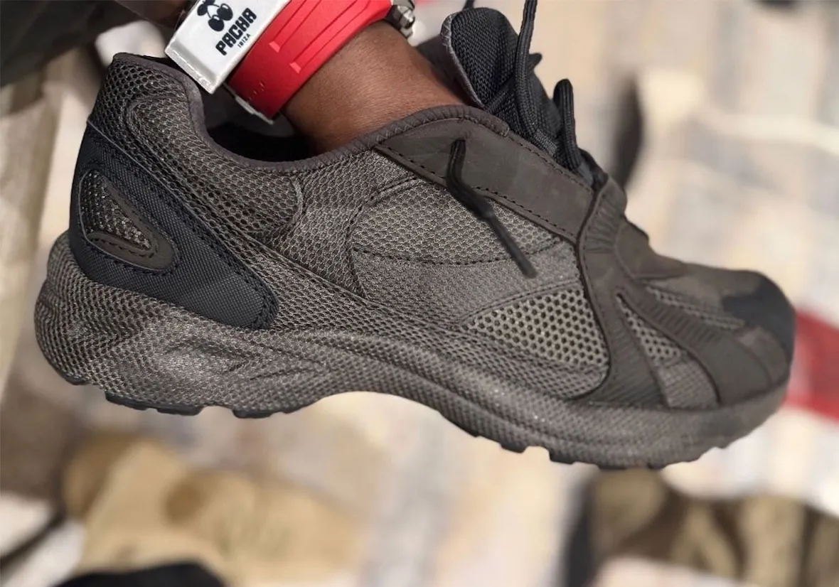 Kanye West Reveals Yeezy 800 Sneaker