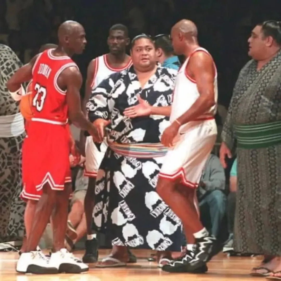 Michael Jordan 1996 Japan basketball session with sumo wrestlers
