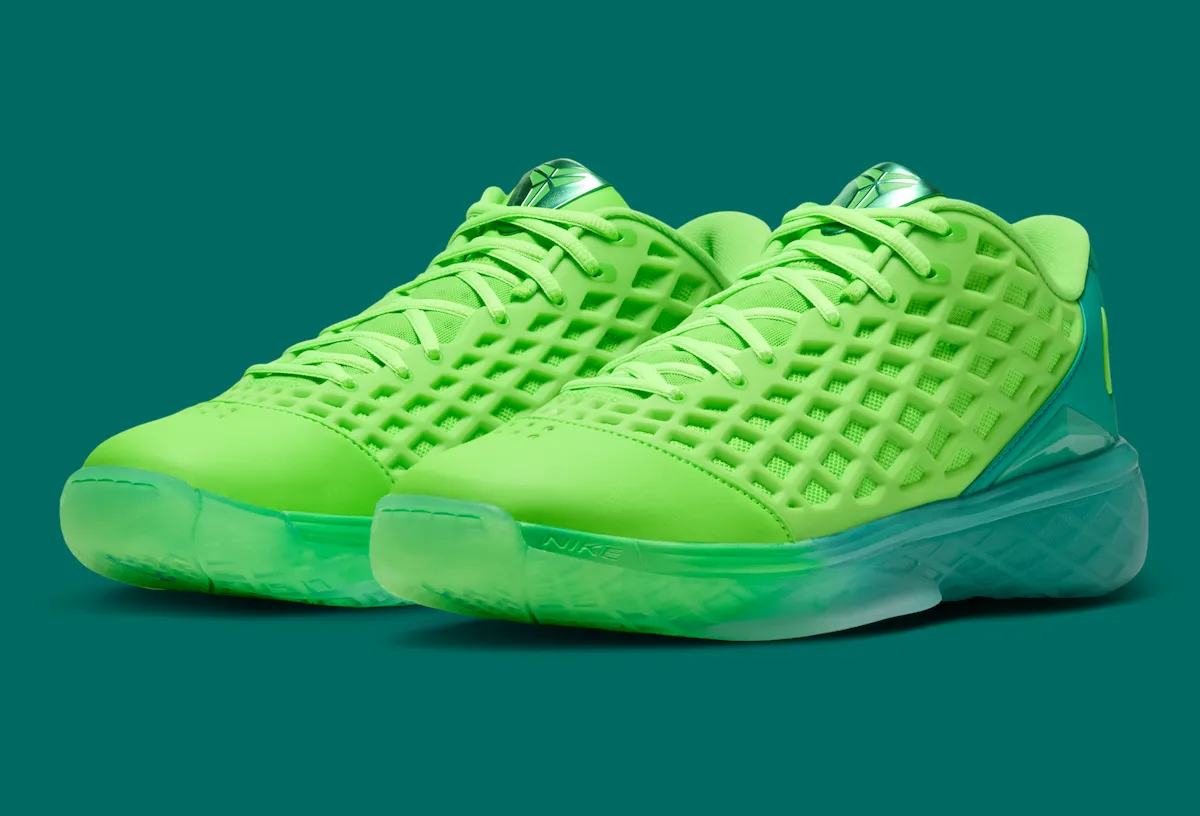 Official Photos of the Nike Kobe 3 Low Protro “Grinch”