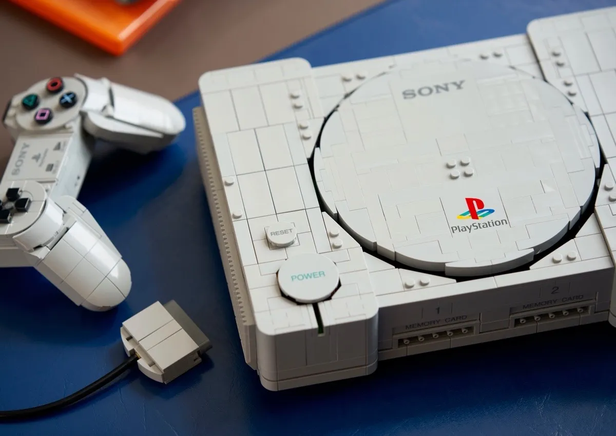 LEGO PlayStation Set Recreates the Original PS1