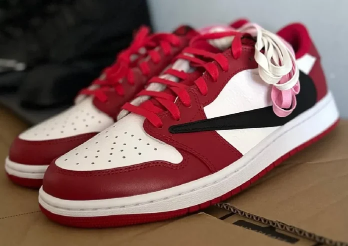 travis-scott-air-jordan-1-low-og-red-chicago-2027